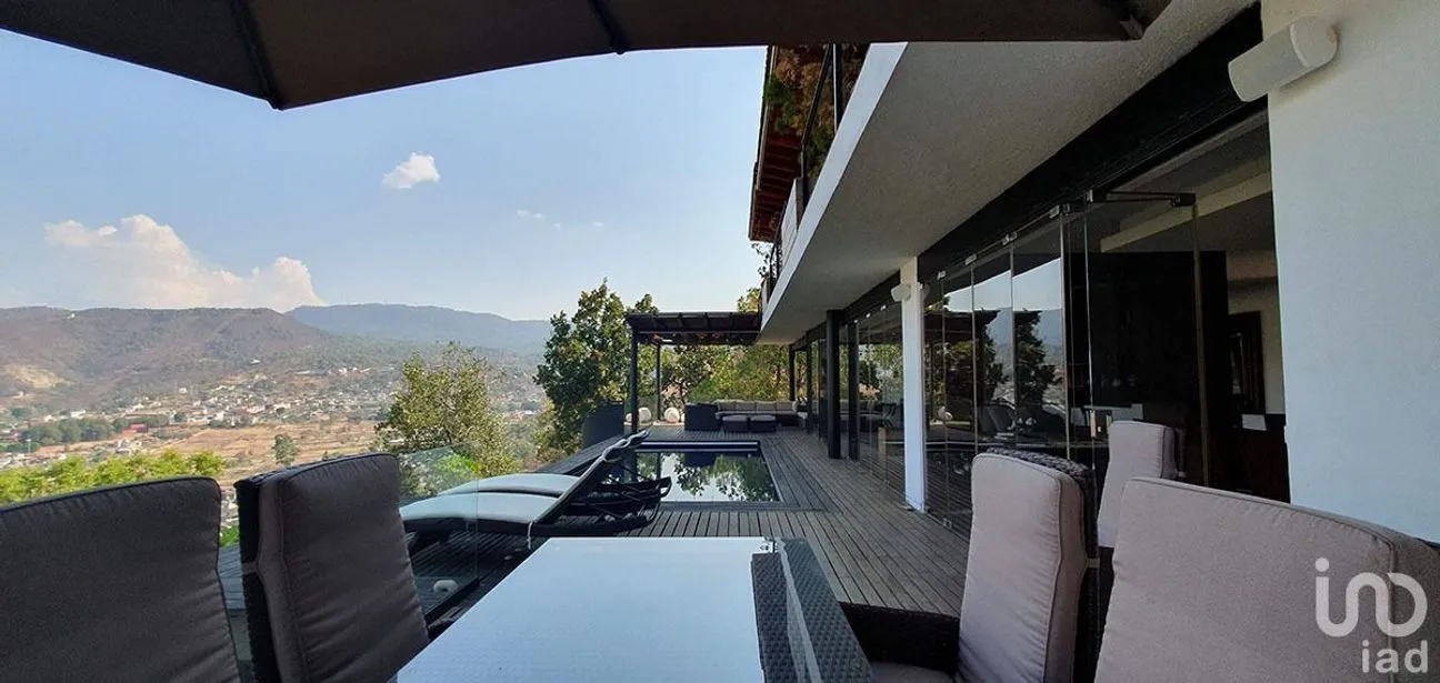 Casa en Venta en Valle de Bravo, Valle de Bravo, Estado De México | NEX-227346 | iad México | Foto 1 de 50