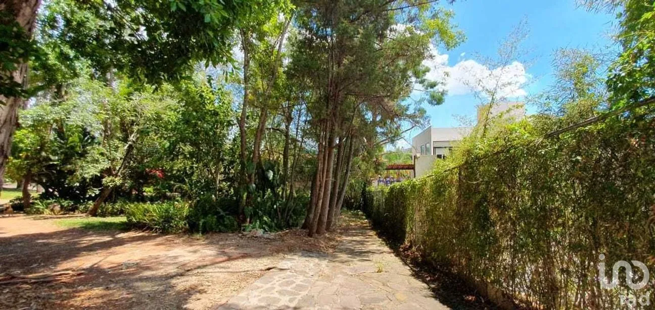 Terreno en Venta en Valle de Bravo, Valle de Bravo, Estado De México | NEX-227347 | iad México | Foto 1 de 10