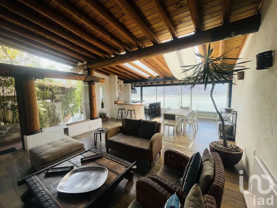 Casa en Renta en Valle de Bravo, Valle de Bravo, Estado De México | NEX-227354 | iad México | Foto 16 de 21
