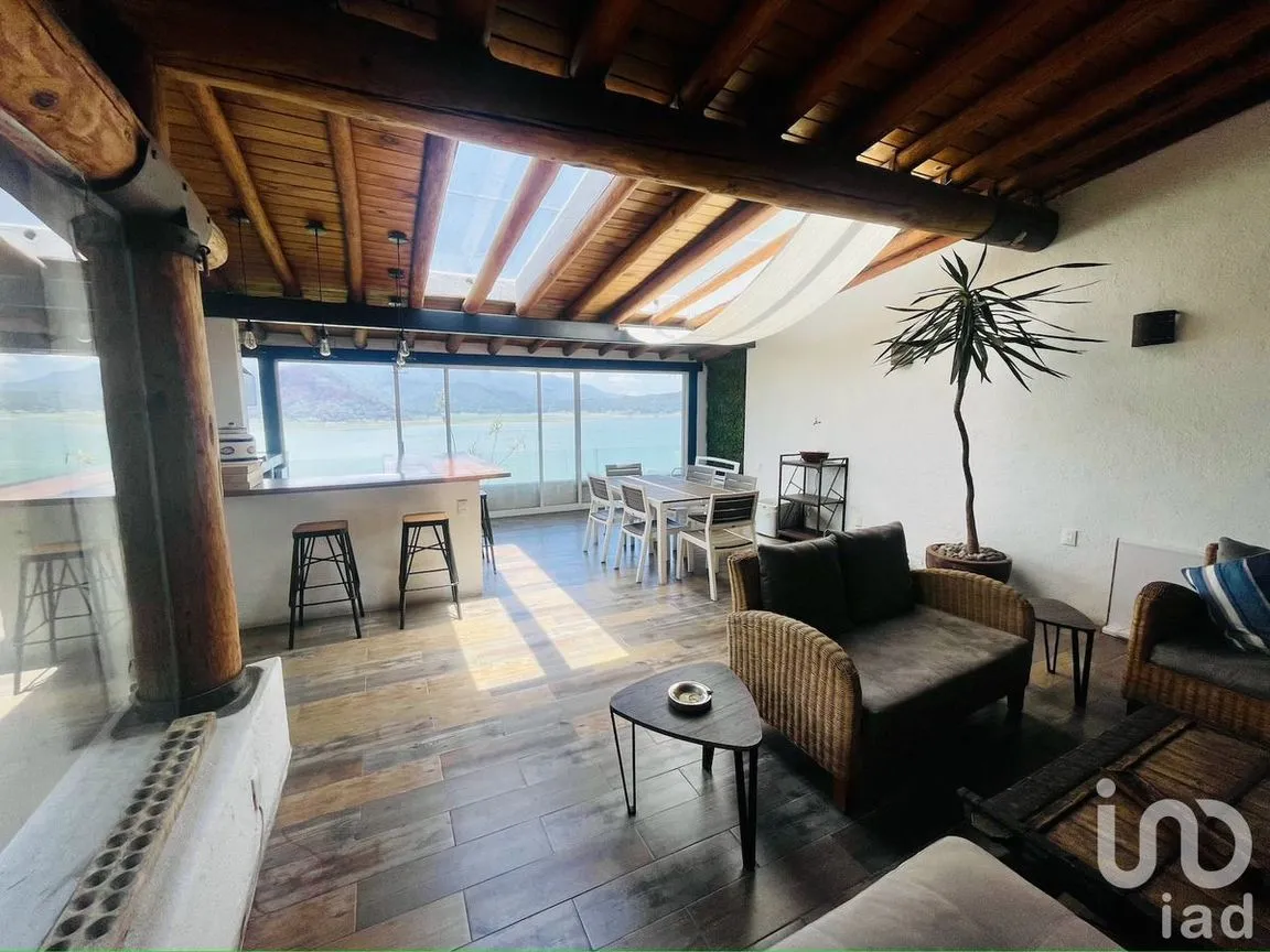 Casa en Renta en Valle de Bravo, Valle de Bravo, Estado De México | NEX-227354 | iad México | Foto 17 de 21