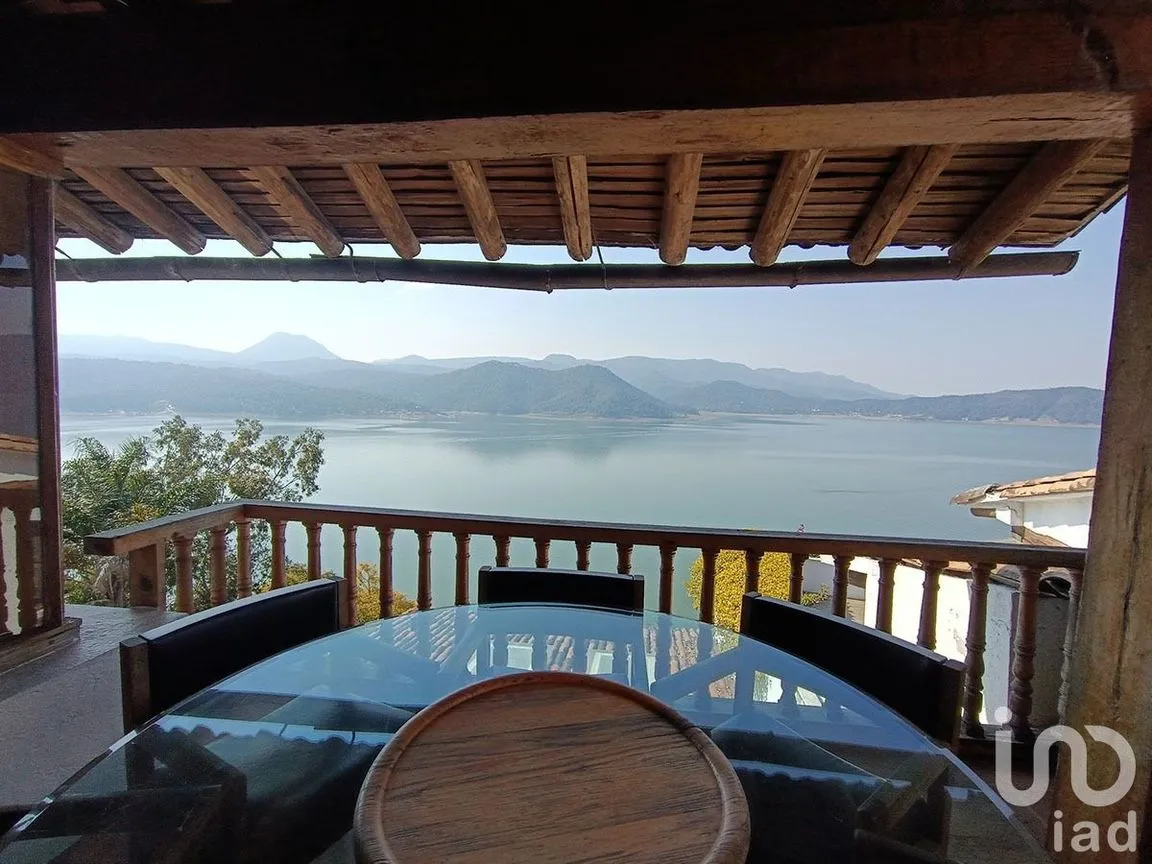 Casa en Renta en Valle de Bravo, Valle de Bravo, Estado De México | NEX-227354 | iad México | Foto 9 de 21