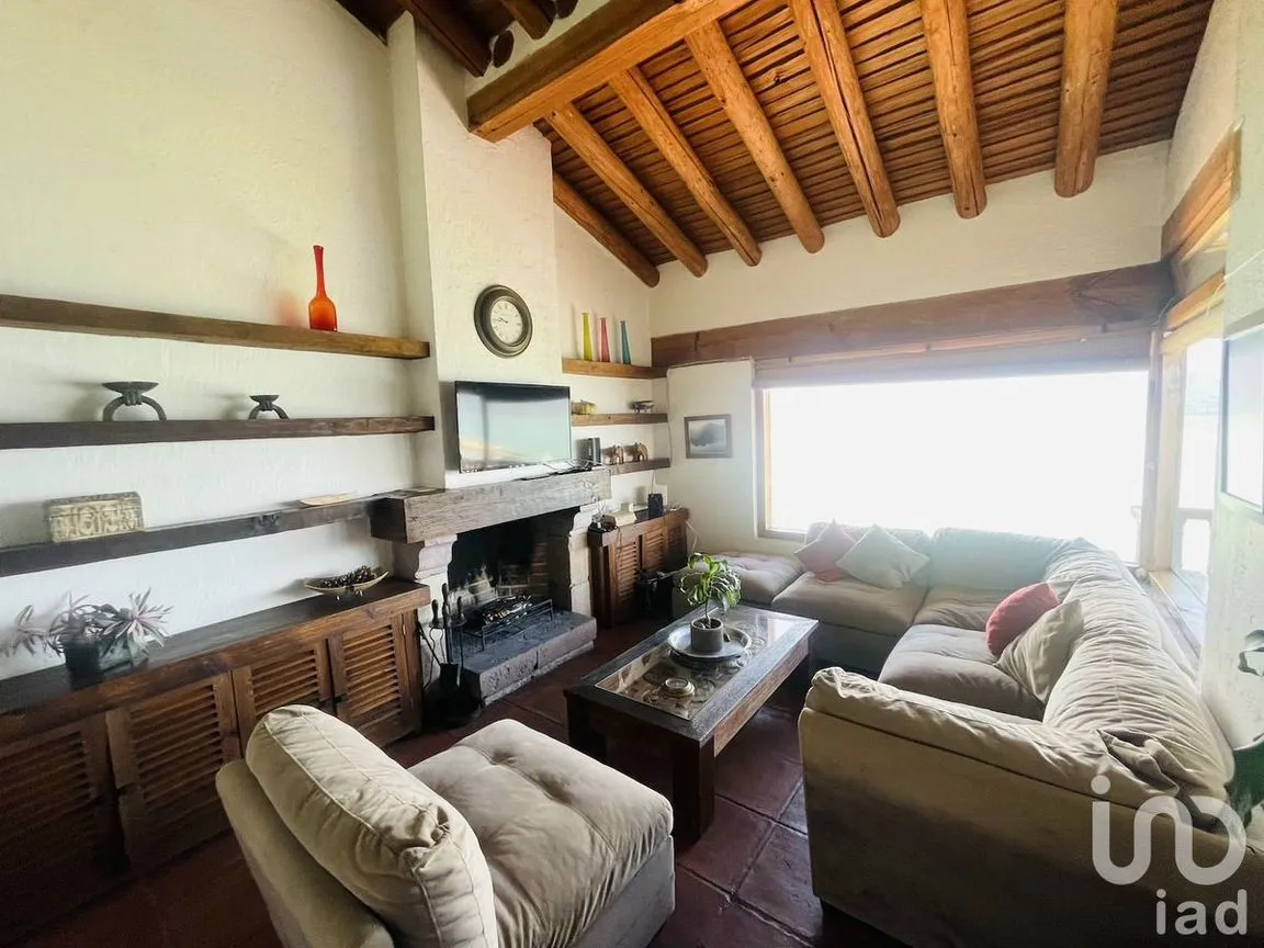 Casa en Renta en Valle de Bravo, Valle de Bravo, Estado De México | NEX-227354 | iad México | Foto 1 de 21