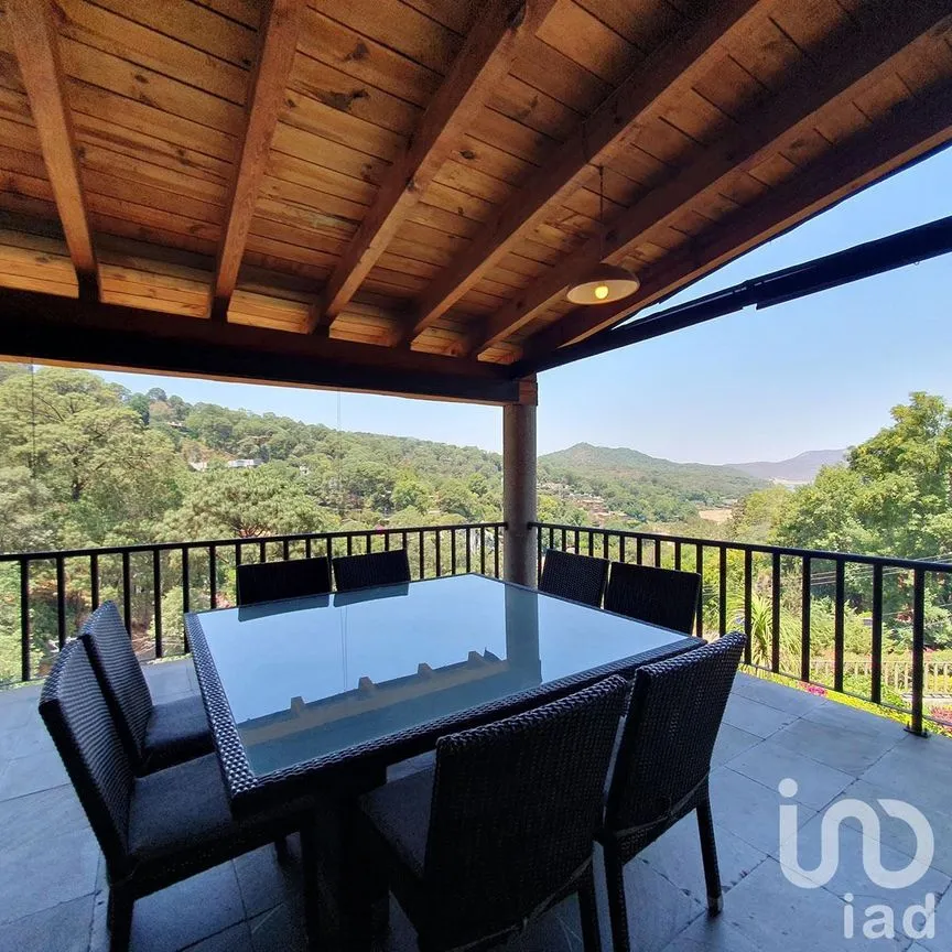 Casa en Renta en Avándaro, Valle de Bravo, Estado De México | NEX-227356 | iad México | Foto 2 de 25