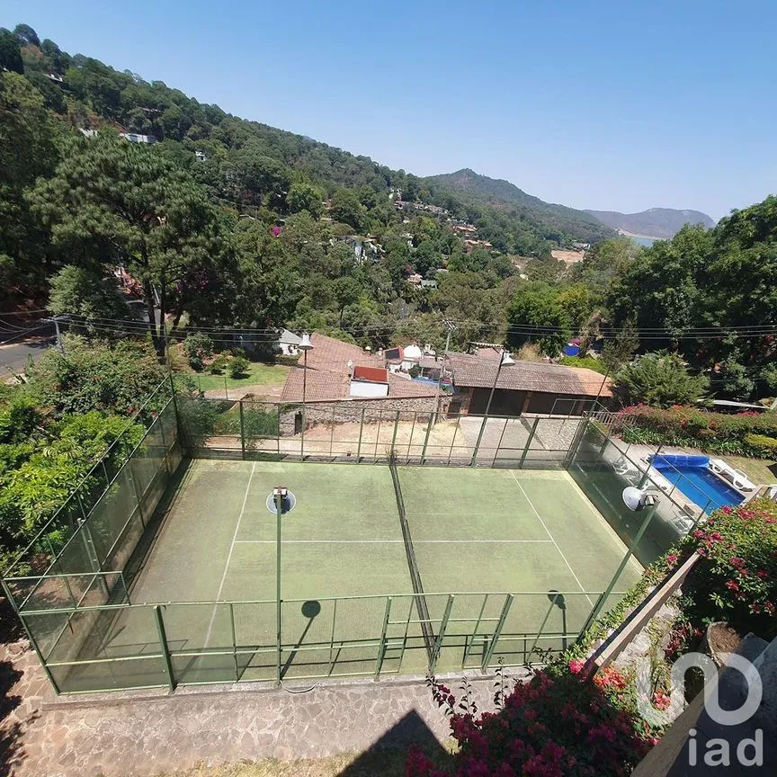 Casa en Renta en Avándaro, Valle de Bravo, Estado De México | NEX-227356 | iad México | Foto 1 de 25