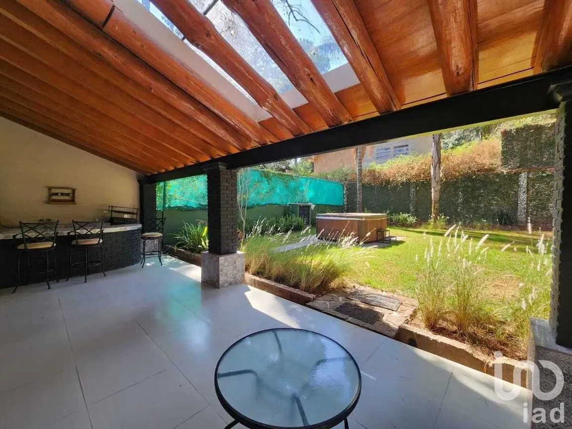 Casa en Renta en Avándaro, Valle de Bravo, Estado De México | NEX-227362 | iad México | Foto 2 de 23