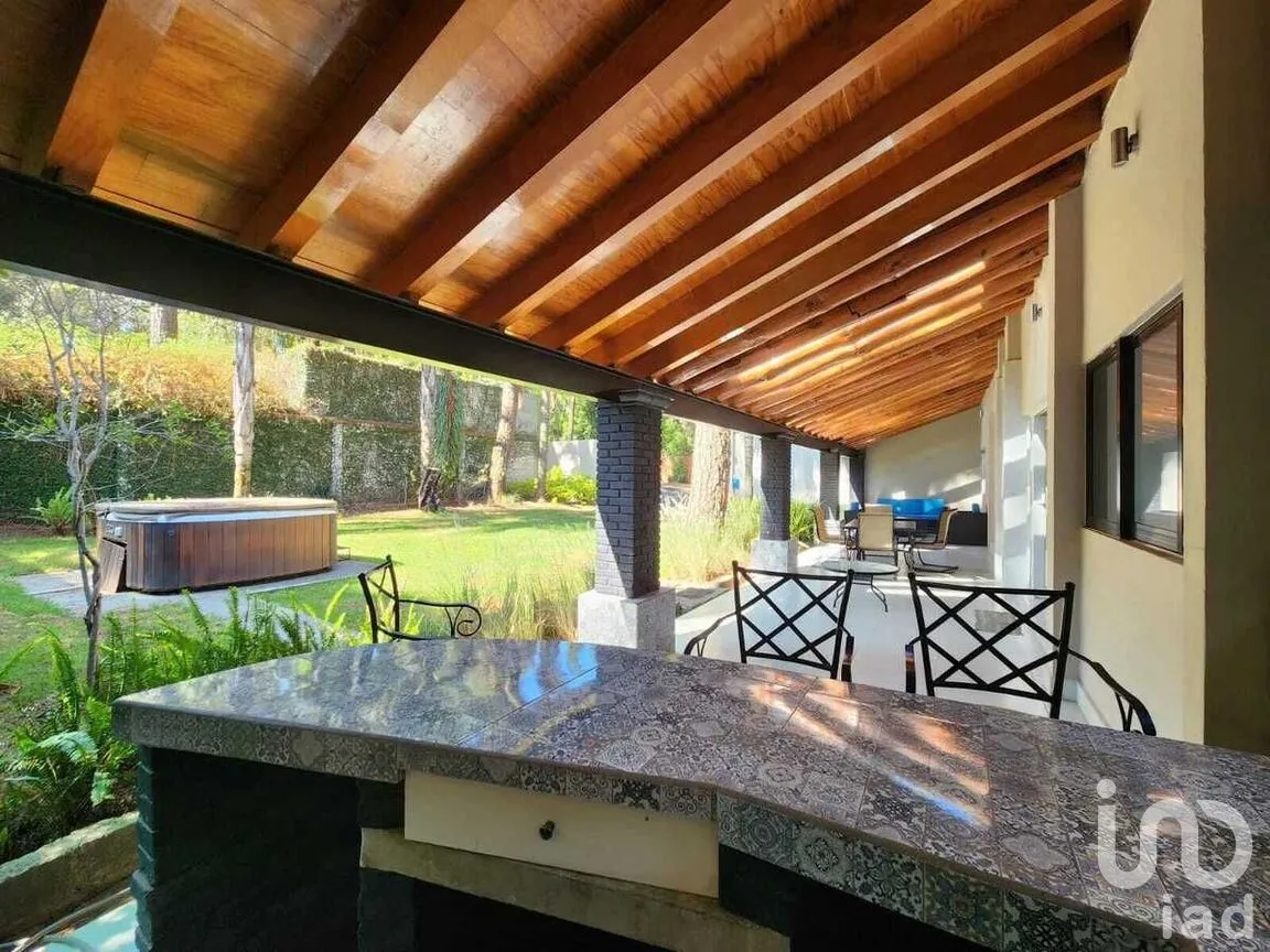 Casa en Venta en Avándaro, Valle de Bravo, Estado De México | NEX-227363 | iad México | Foto 3 de 23