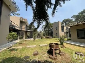 NEX-227364 - Casa en Venta, con 5 recamaras, con 6 baños, con 352 m2 de construcción en Avándaro, CP 51200, Estado De México.