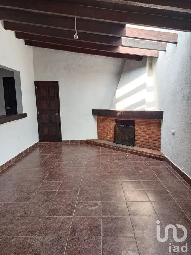 Casa en Renta en Valle de Bravo, Valle de Bravo, Estado De México | NEX-227366 | iad México | Foto 2 de 15