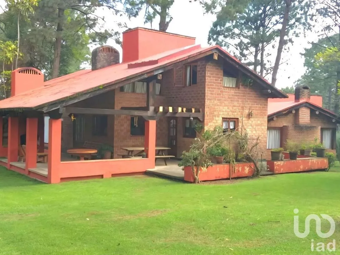 Casa en Venta en Mesa de Jaimes, Valle de Bravo, Estado De México | NEX-227374 | iad México | Foto 1 de 20