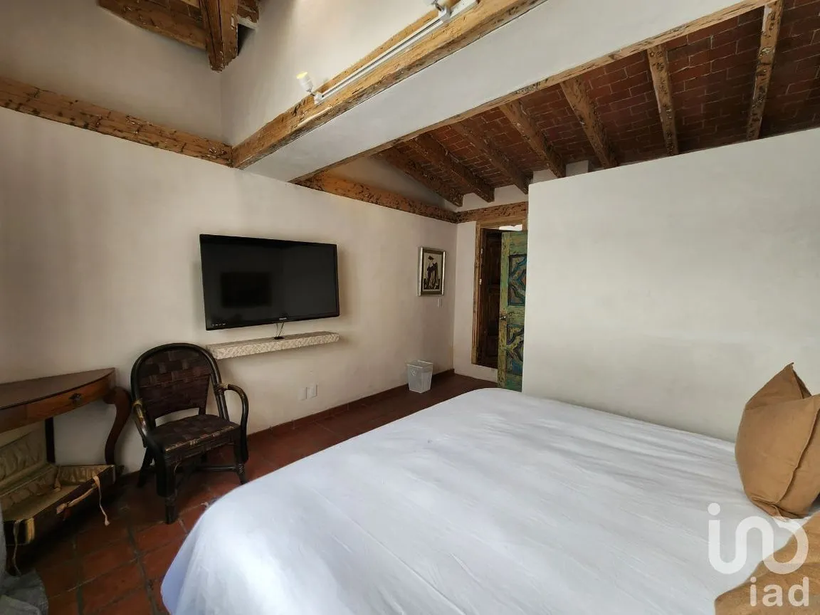 Departamento en Renta en Santa María Ahuacatlan, Valle de Bravo, Estado De México | NEX-227375 | iad México | Foto 9 de 14