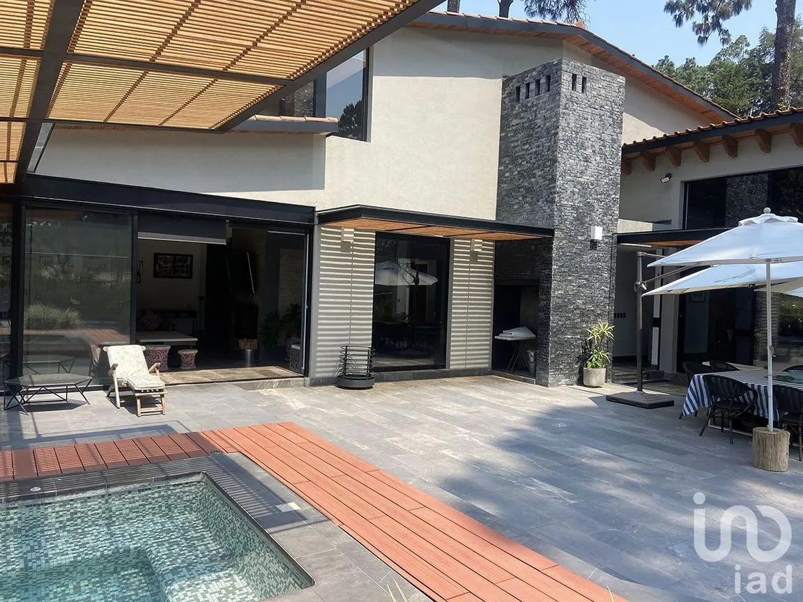 Casa en Venta en Avándaro, Valle de Bravo, Estado De México | NEX-227379 | iad México | Foto 3 de 33