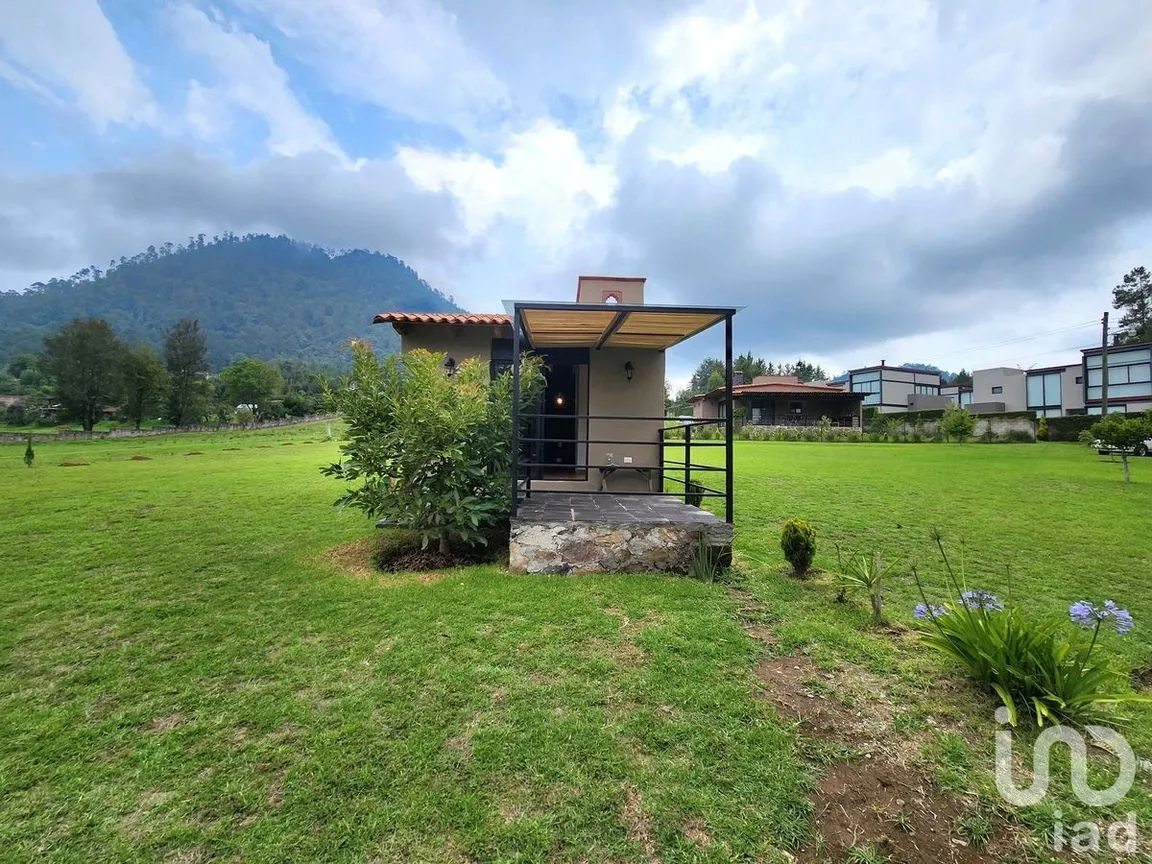Casa en Renta en Cerro Gordo, Valle de Bravo, Estado De México | NEX-227380 | iad México | Foto 1 de 11