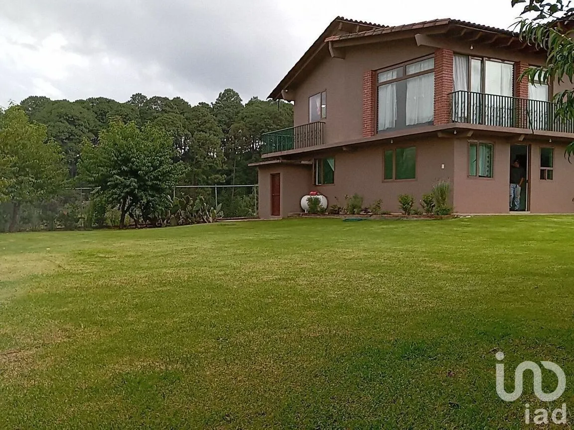 Casa en Renta en Cerro Colorado, Valle de Bravo, Estado De México | NEX-227381 | iad México | Foto 1 de 18