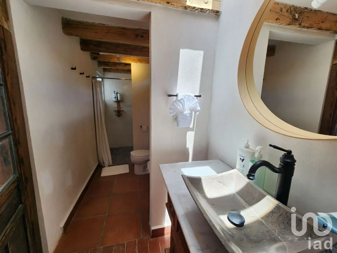 Departamento en Renta en Santa María Ahuacatlan, Valle de Bravo, Estado De México | NEX-227382 | iad México | Foto 9 de 16