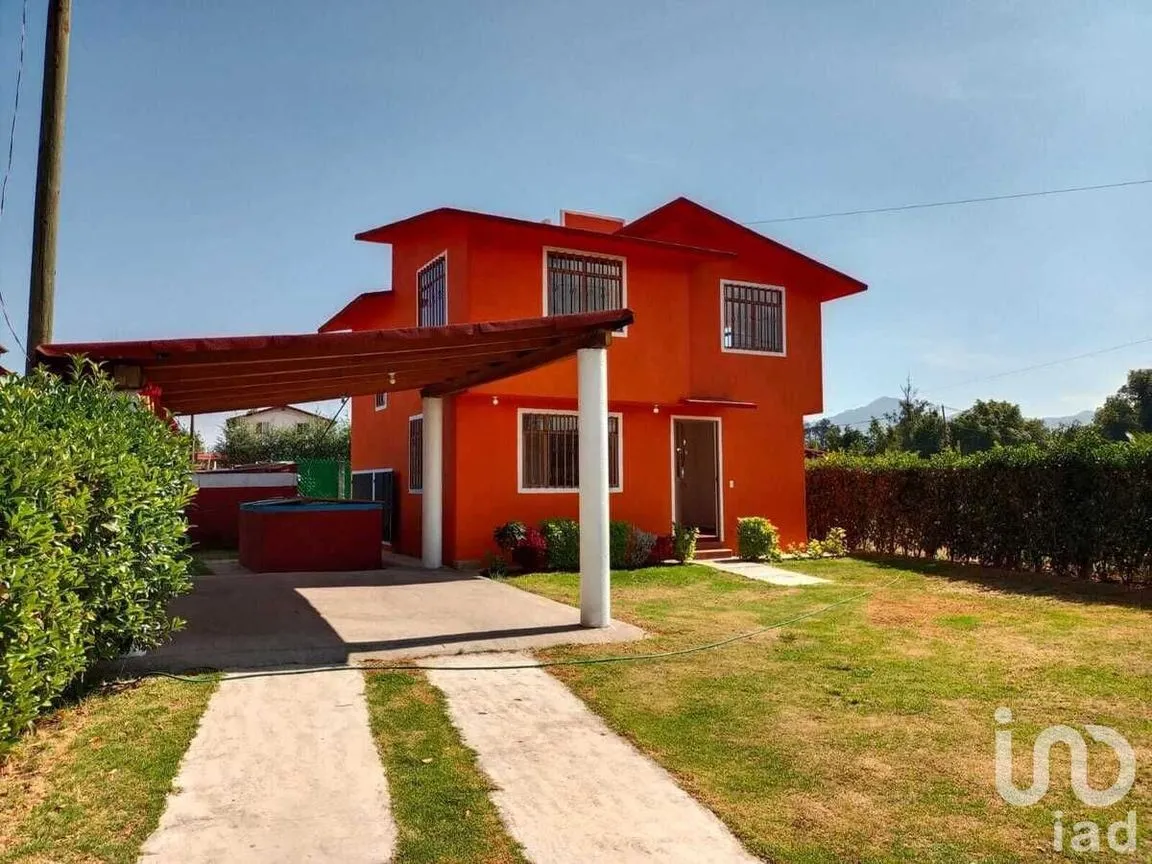 Casa en Renta en Cuadrilla de Dolores, Valle de Bravo, Estado De México | NEX-227411 | iad México | Foto 2 de 14