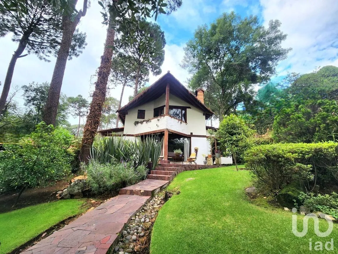 Casa en Renta en Avándaro, Valle de Bravo, Estado De México | NEX-227678 | iad México | Foto 1 de 28