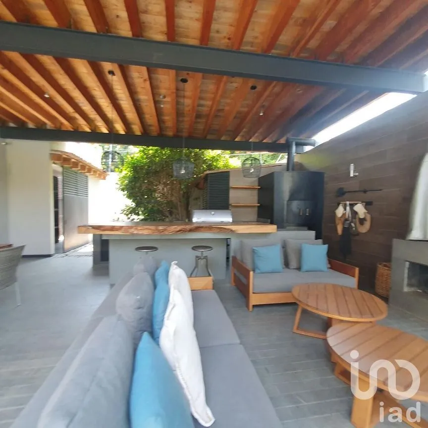 Casa en Venta en Valle de Bravo, Valle de Bravo, Estado De México | NEX-227825 | iad México | Foto 2 de 19