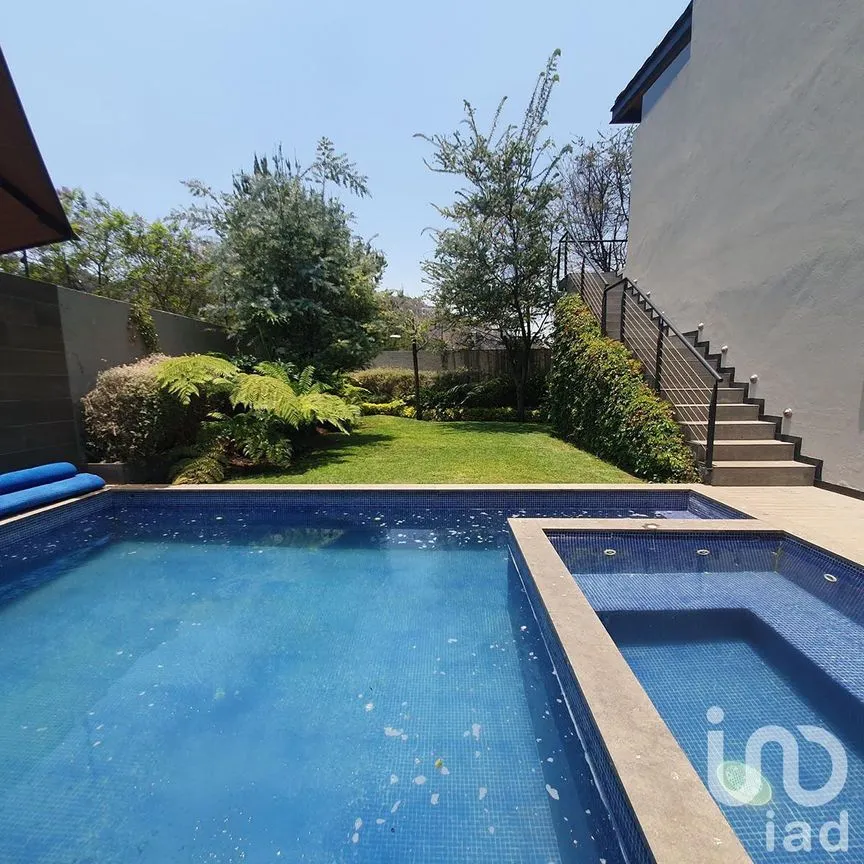 Casa en Venta en Valle de Bravo, Valle de Bravo, Estado De México | NEX-227825 | iad México | Foto 1 de 19