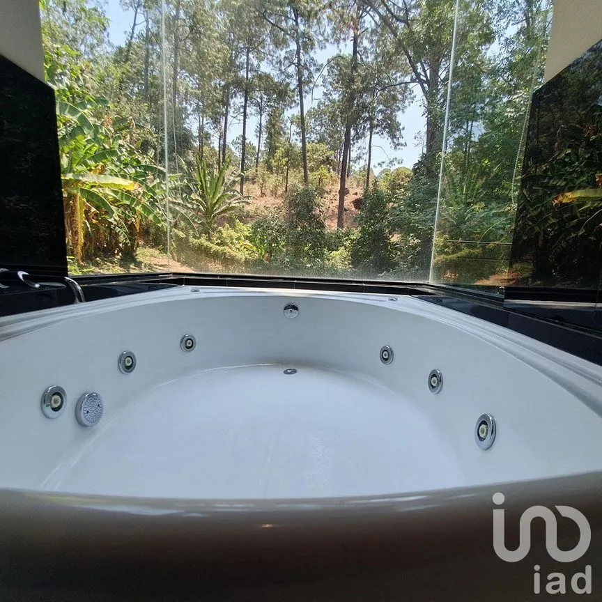 Casa en Venta en Cerro Colorado, Valle de Bravo, Estado De México | NEX-227829 | iad México | Foto 26 de 28