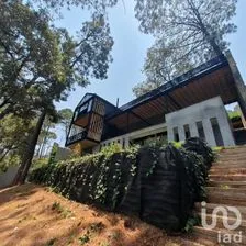 NEX-227831 - Casa en Venta, con 5 recamaras, con 5 baños, con 560 m2 de construcción en Avándaro, CP 51200, Estado De México.