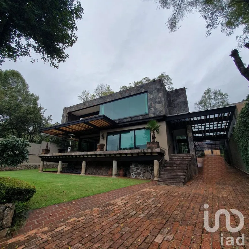 Casa en Venta en Avándaro, Valle de Bravo, Estado De México | NEX-227832 | iad México | Foto 1 de 17