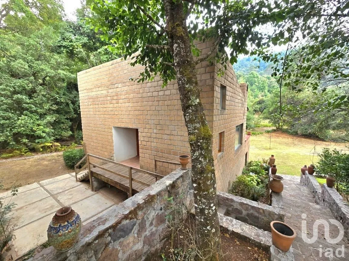 Casa en Renta en La Laguna, Valle de Bravo, Estado De México | NEX-227835 | iad México | Foto 2 de 29