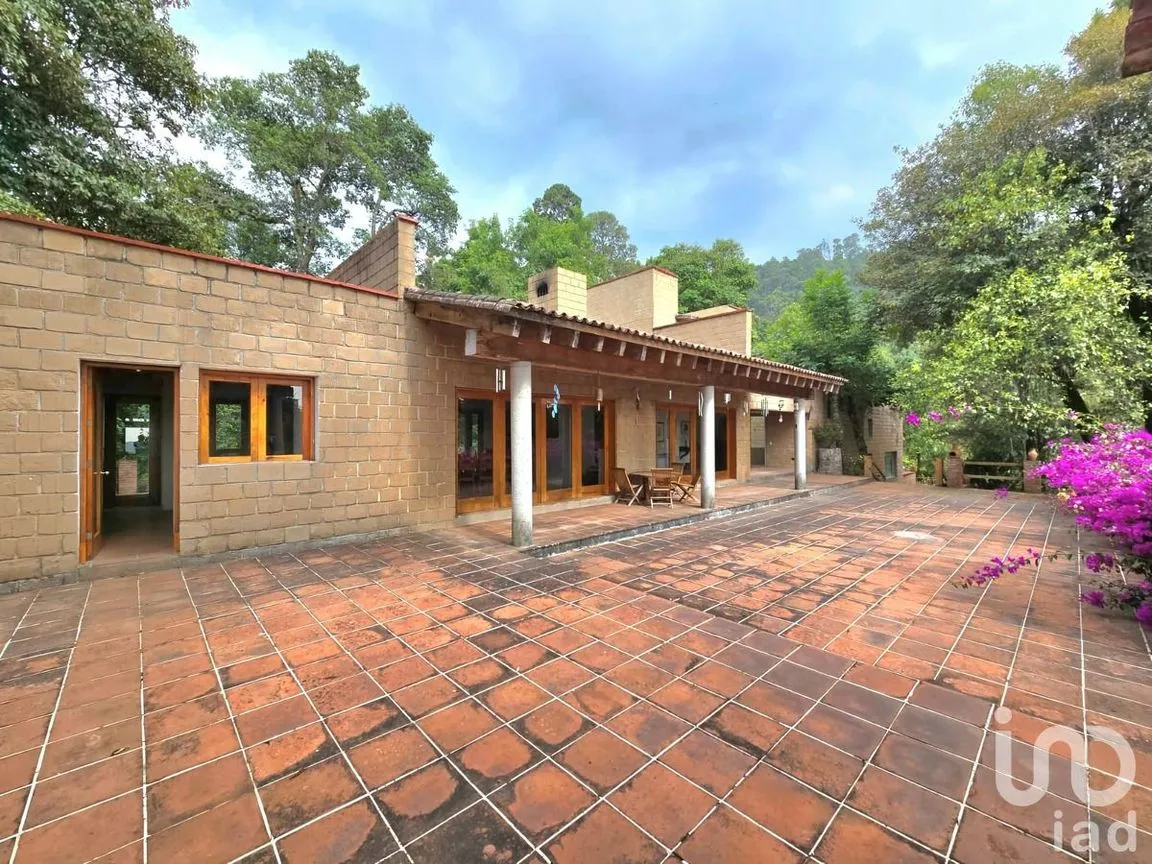 Casa en Renta en La Laguna, Valle de Bravo, Estado De México | NEX-227835 | iad México | Foto 12 de 29