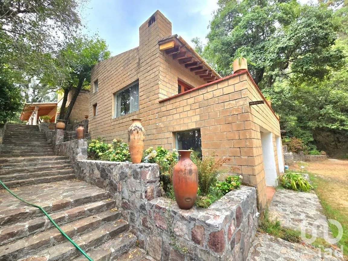 Casa en Renta en La Laguna, Valle de Bravo, Estado De México | NEX-227835 | iad México | Foto 3 de 29