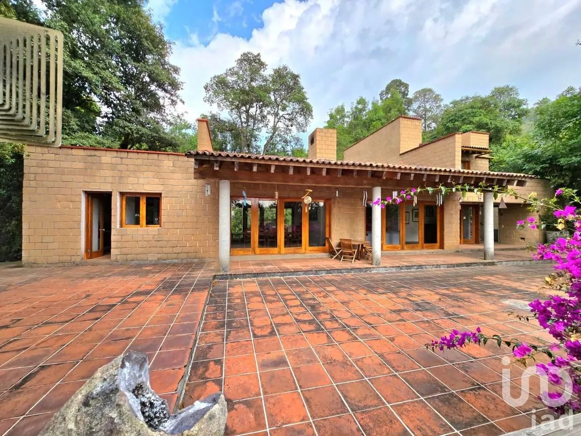 Casa en Renta en La Laguna, Valle de Bravo, Estado De México | NEX-227835 | iad México | Foto 8 de 29
