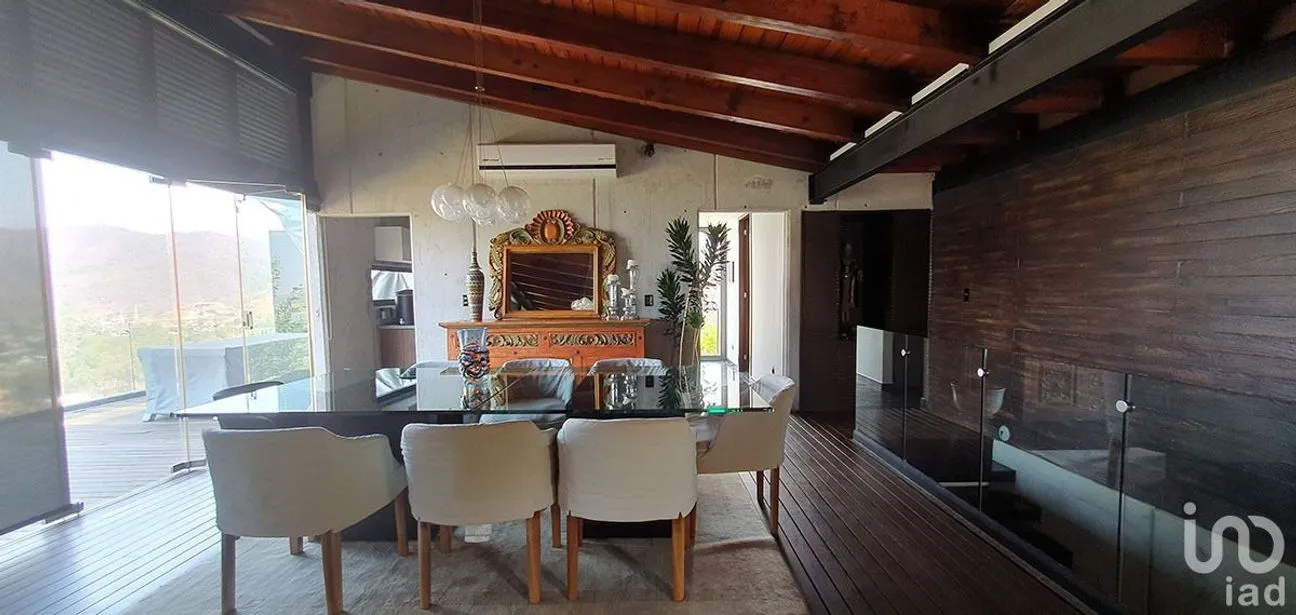 Casa en Venta en Valle de Bravo, Valle de Bravo, Estado De México | NEX-227836 | iad México | Foto 8 de 44