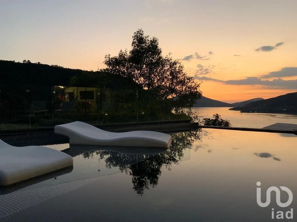 Casa en Renta en Valle de Bravo, Valle de Bravo, Estado De México | NEX-227837 | iad México | Foto 14 de 44