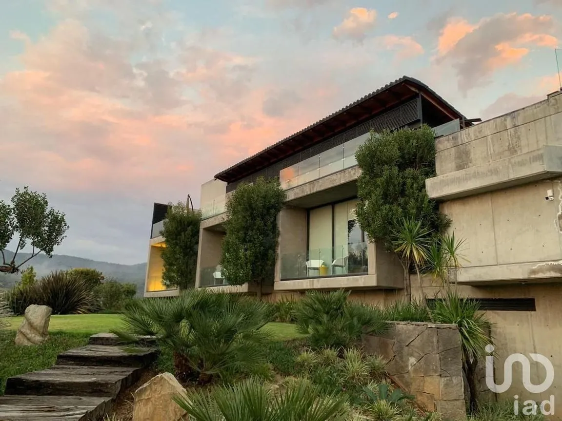 Casa en Renta en Valle de Bravo, Valle de Bravo, Estado De México | NEX-227837 | iad México | Foto 4 de 44