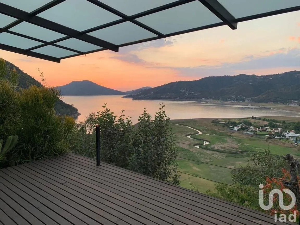 Casa en Renta en Valle de Bravo, Valle de Bravo, Estado De México | NEX-227837 | iad México | Foto 6 de 44