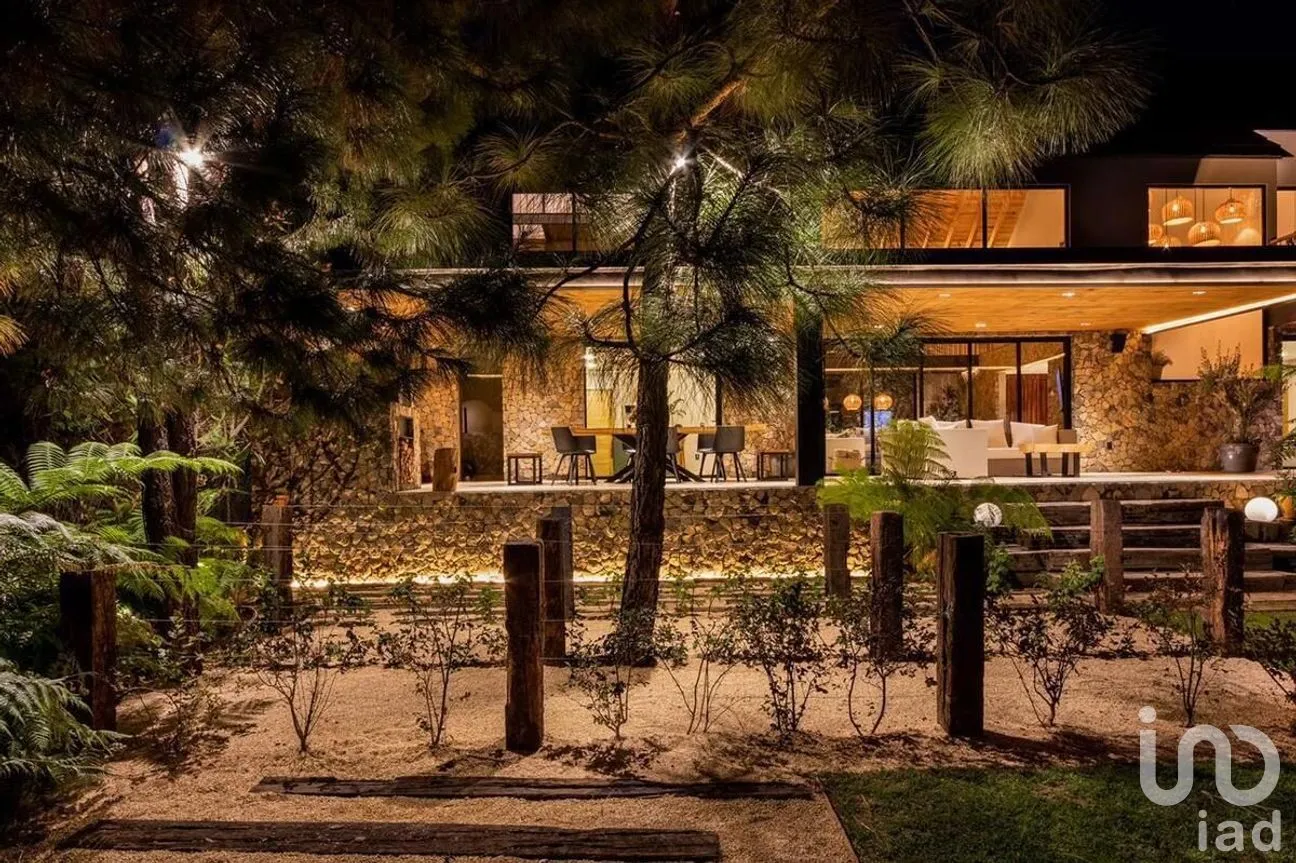 Casa en Venta en Valle de Bravo, Valle de Bravo, Estado De México | NEX-227838 | iad México | Foto 5 de 15