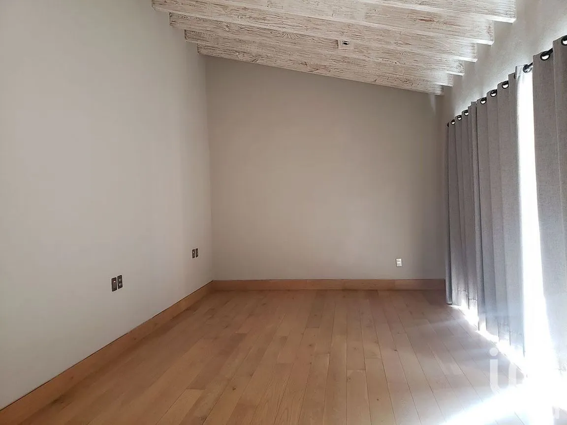 Casa en Renta en Avándaro, Valle de Bravo, Estado De México | NEX-227842 | iad México | Foto 9 de 17