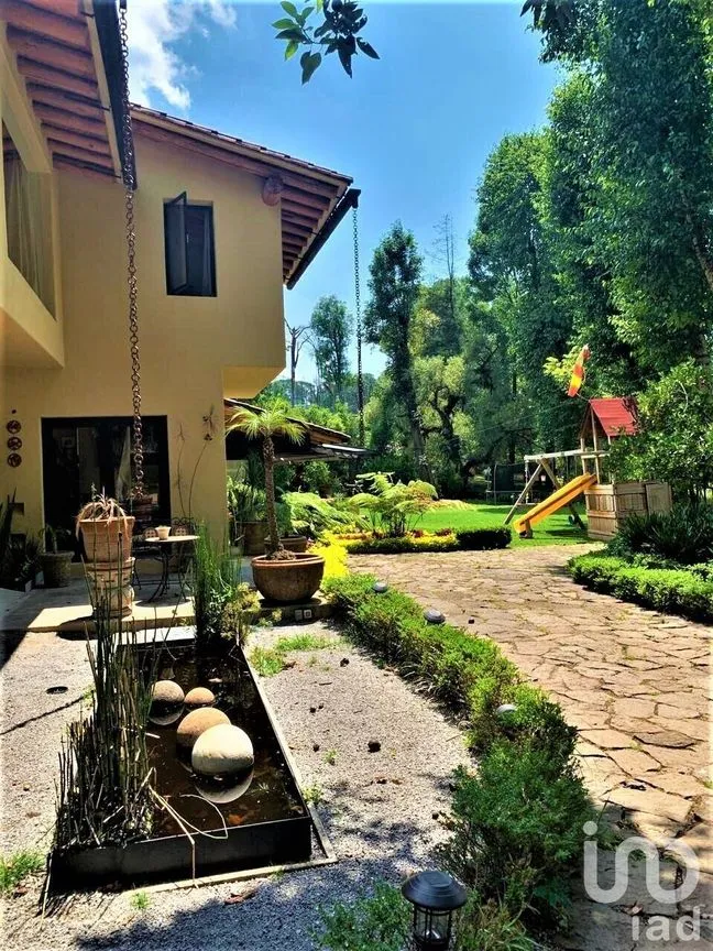 Casa en Venta en Avándaro, Valle de Bravo, Estado De México | NEX-227843 | iad México | Foto 4 de 35