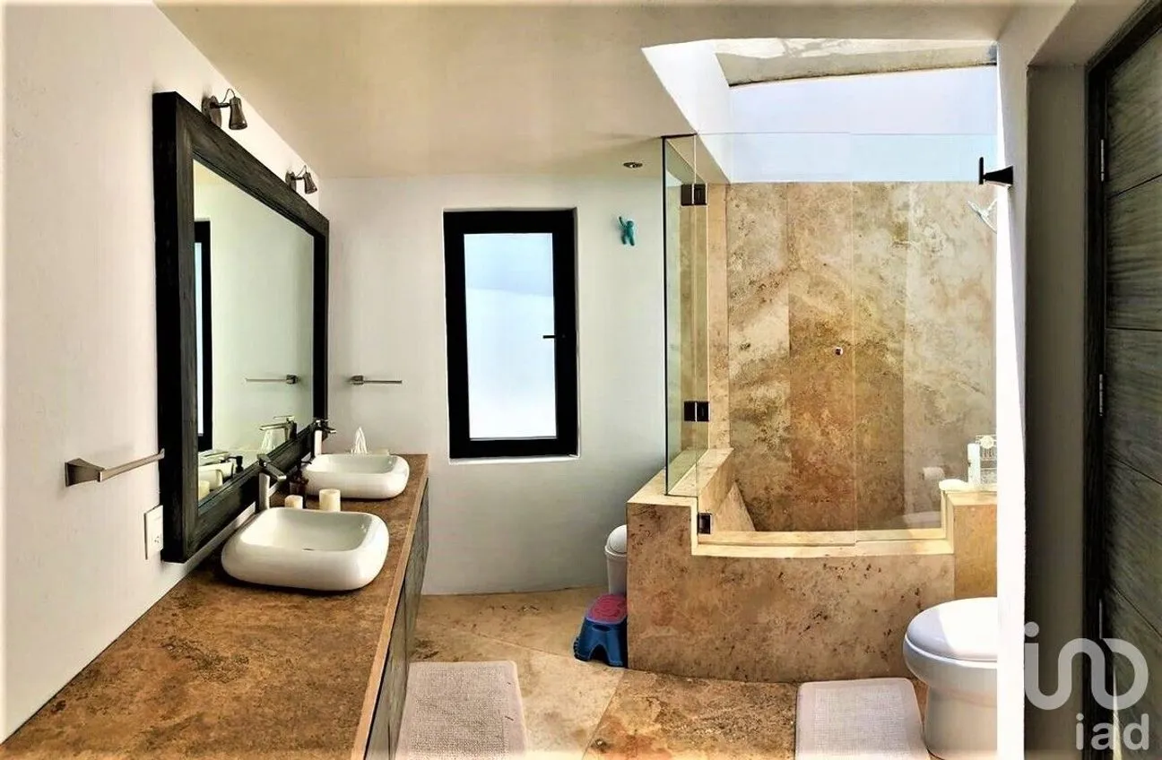 Casa en Venta en Avándaro, Valle de Bravo, Estado De México | NEX-227843 | iad México | Foto 32 de 35