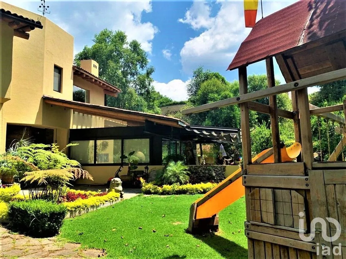 Casa en Venta en Avándaro, Valle de Bravo, Estado De México | NEX-227843 | iad México | Foto 5 de 35