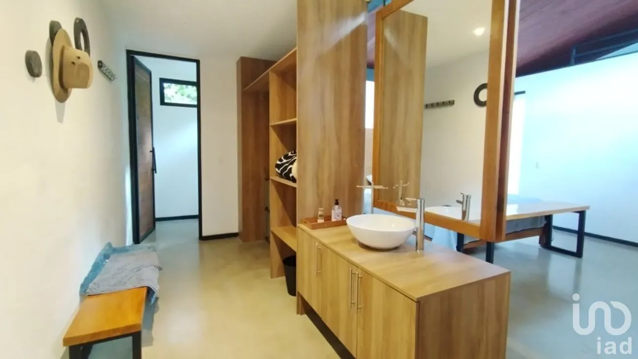 Casa en Venta en Cerro Gordo, Valle de Bravo, Estado De México | NEX-228112 | iad México | Foto 7 de 28