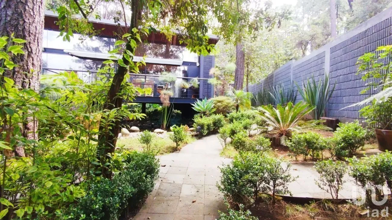 Casa en Venta en Cerro Gordo, Valle de Bravo, Estado De México | NEX-228112 | iad México | Foto 1 de 28