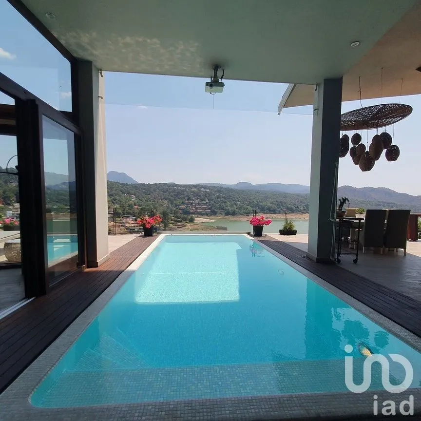 Casa en Venta en Valle de Bravo, Valle de Bravo, Estado De México | NEX-228422 | iad México | Foto 4 de 27