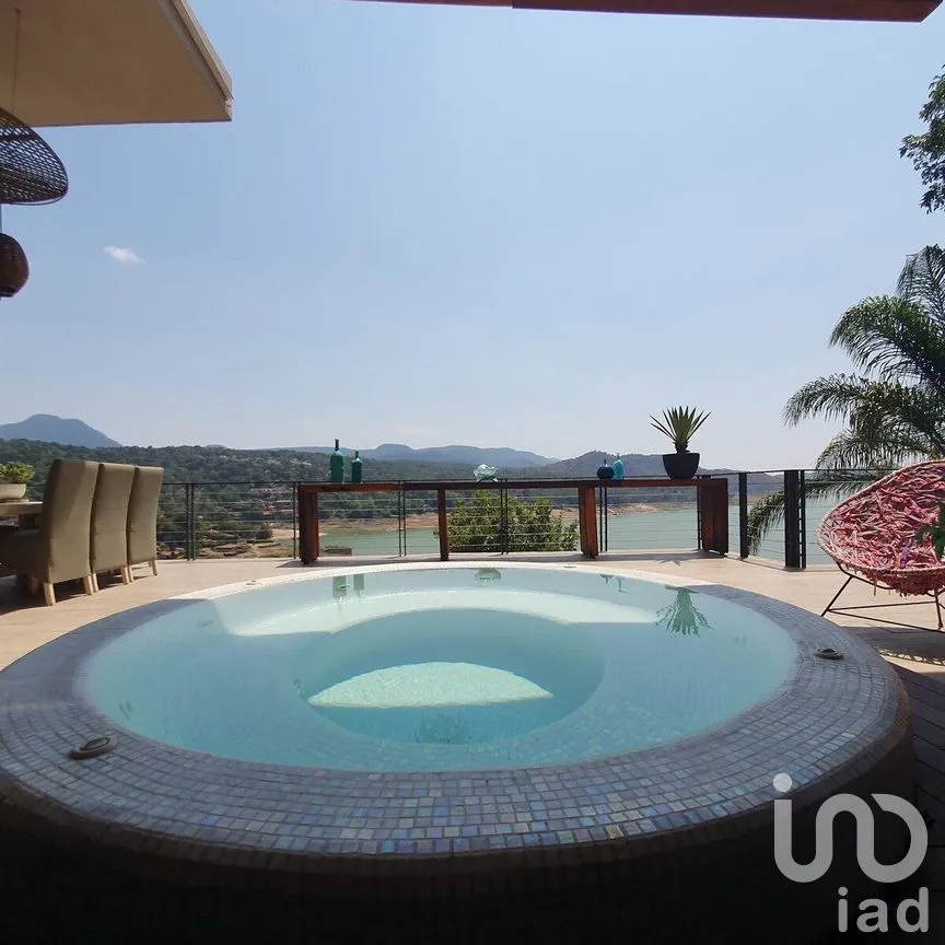 Casa en Venta en Valle de Bravo, Valle de Bravo, Estado De México | NEX-228422 | iad México | Foto 9 de 27