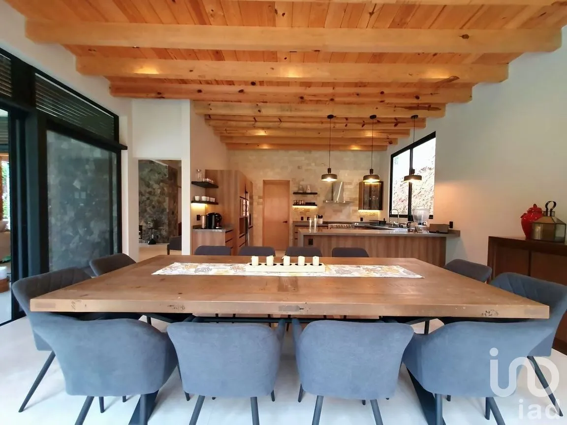 Casa en Venta en Avándaro, Valle de Bravo, Estado De México | NEX-229091 | iad México | Foto 3 de 14