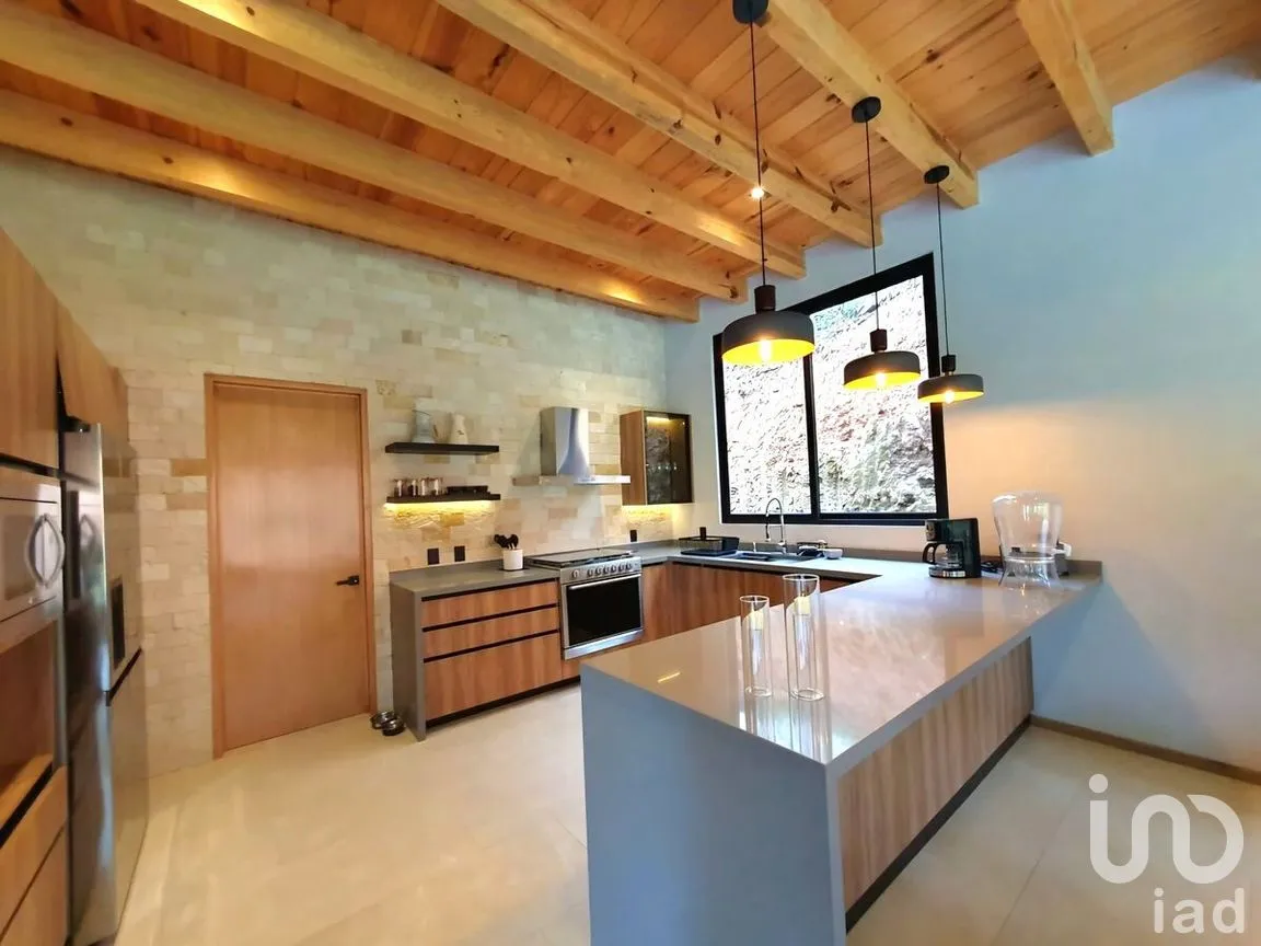 Casa en Venta en Avándaro, Valle de Bravo, Estado De México | NEX-229091 | iad México | Foto 5 de 14