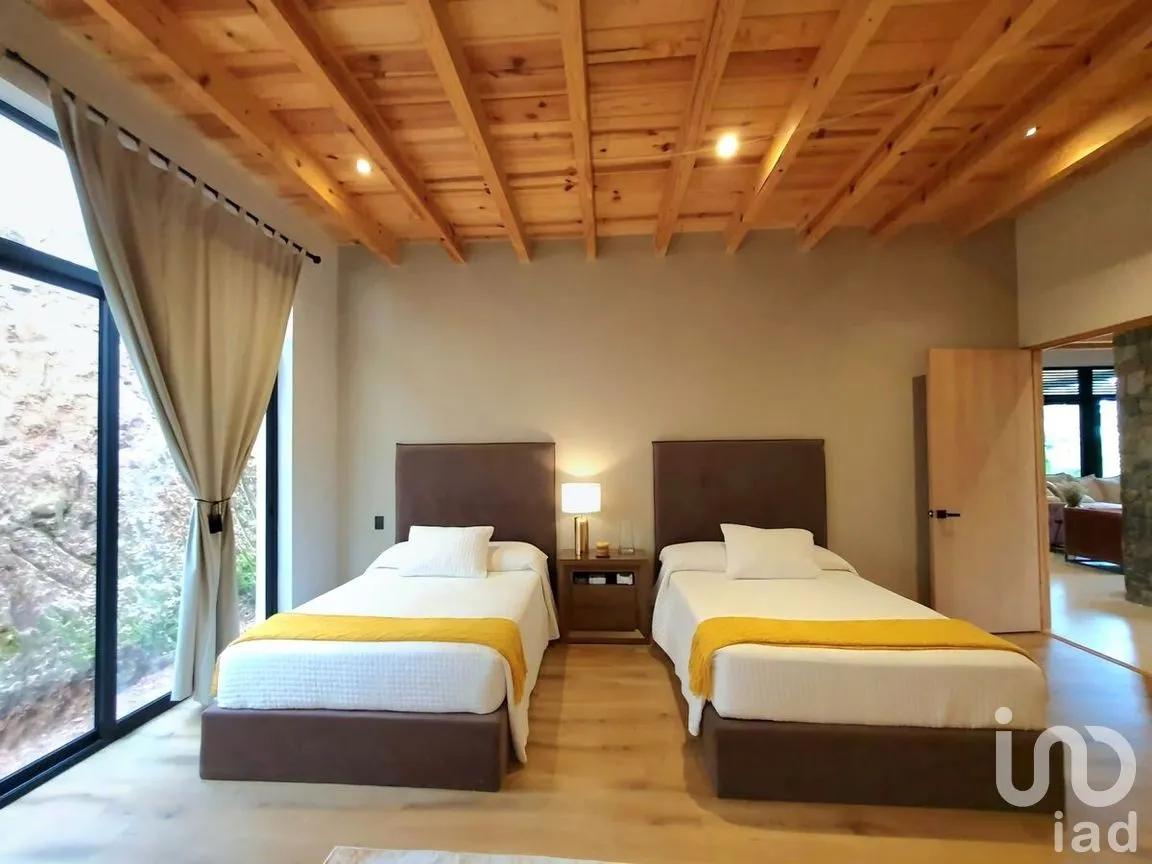 Casa en Venta en Avándaro, Valle de Bravo, Estado De México | NEX-229091 | iad México | Foto 8 de 14