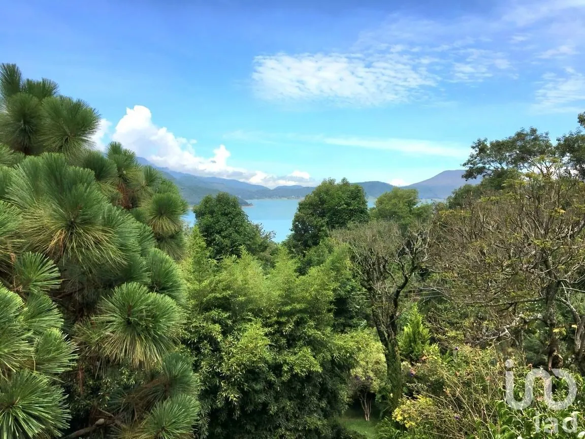 Casa en Venta en Valle de Bravo, Valle de Bravo, Estado De México | NEX-229364 | iad México | Foto 11 de 15