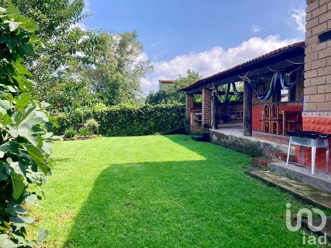 Casa en Renta en Casas Viejas, Valle de Bravo, Estado De México | NEX-229791 | iad México | Foto 1 de 18