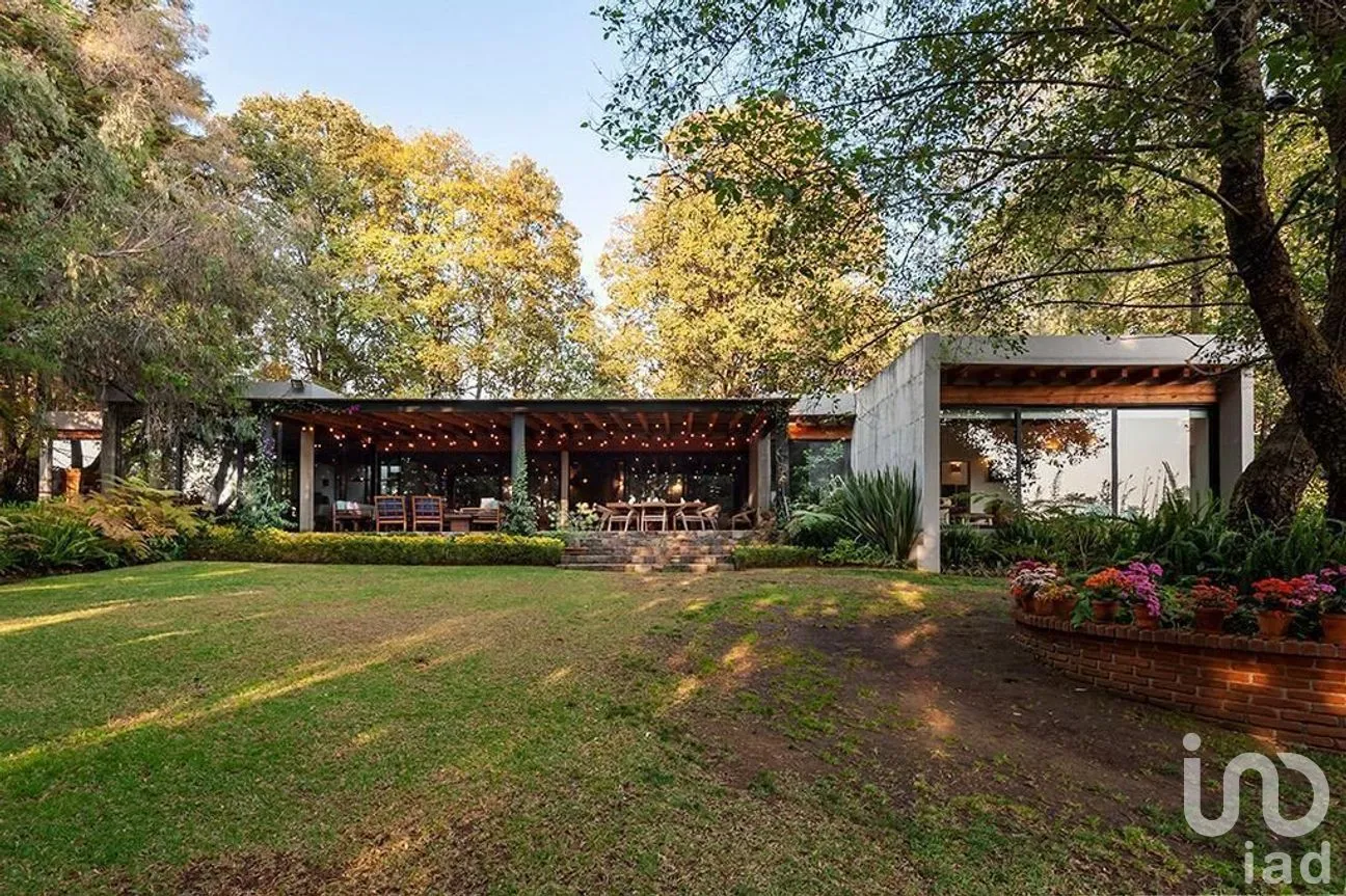 Casa en Venta en San Simón el Alto, Valle de Bravo, Estado De México | NEX-229902 | iad México | Foto 2 de 9