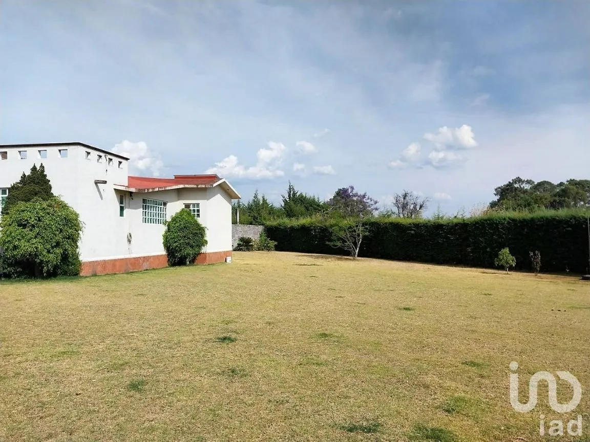 Casa en Renta en San Gabriel Ixtla, Valle de Bravo, Estado De México | NEX-230245 | iad México | Foto 2 de 14