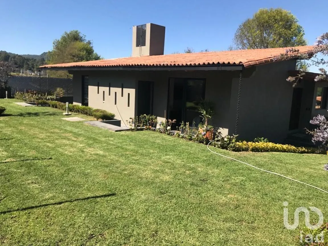 Casa en Renta en Cerro Gordo, Valle de Bravo, Estado De México | NEX-230253 | iad México | Foto 2 de 14